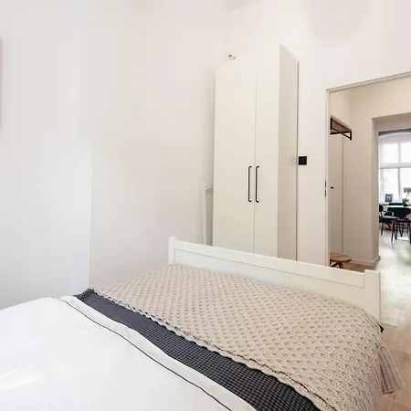 Wozna 14a, 2 Rooms, Self Check In 24h Apartamento