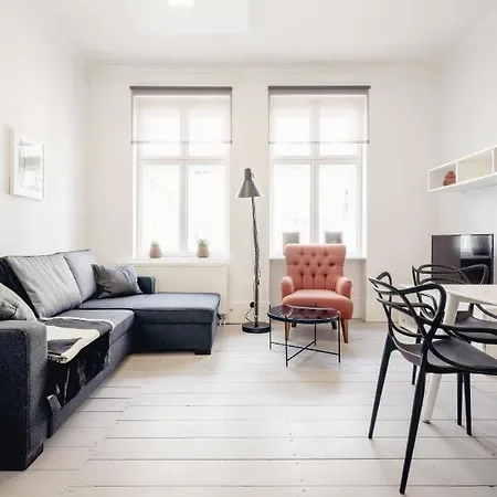 Wozna 14a, 2 Rooms, Self Check In 24h Apartamento