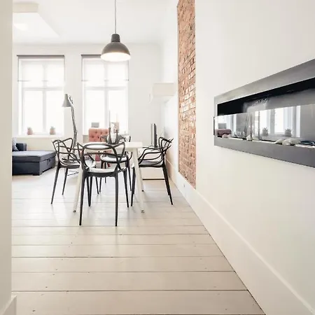 Wozna 14a, 2 Rooms, Self Check In 24h Apartamento