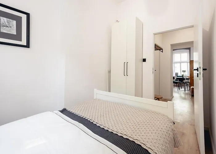 Wozna 14a, 2 Rooms, Self Check In 24h Apartment