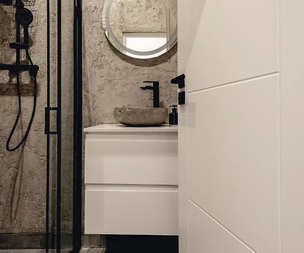 Wozna 14a, 2 Rooms, Self Check In 24h *