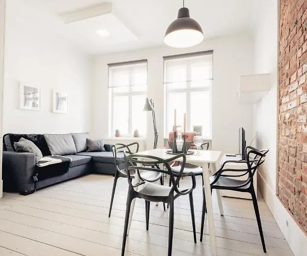 Wozna 14a, 2 Rooms, Self Check In 24h Poznan