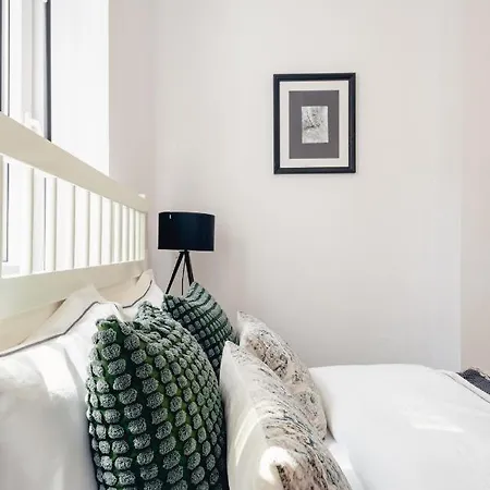 Wozna 14a, 2 Rooms, Self Check In 24h Poznan