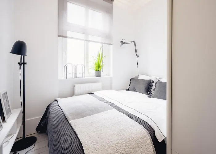 Wozna 14a, 2 Rooms, Self Check In 24h Apartamento *