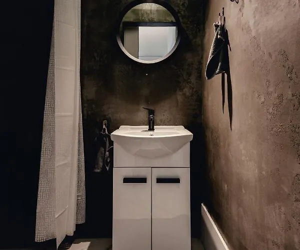 Wozna 14a, 2 Rooms, Self Check In 24h شقة